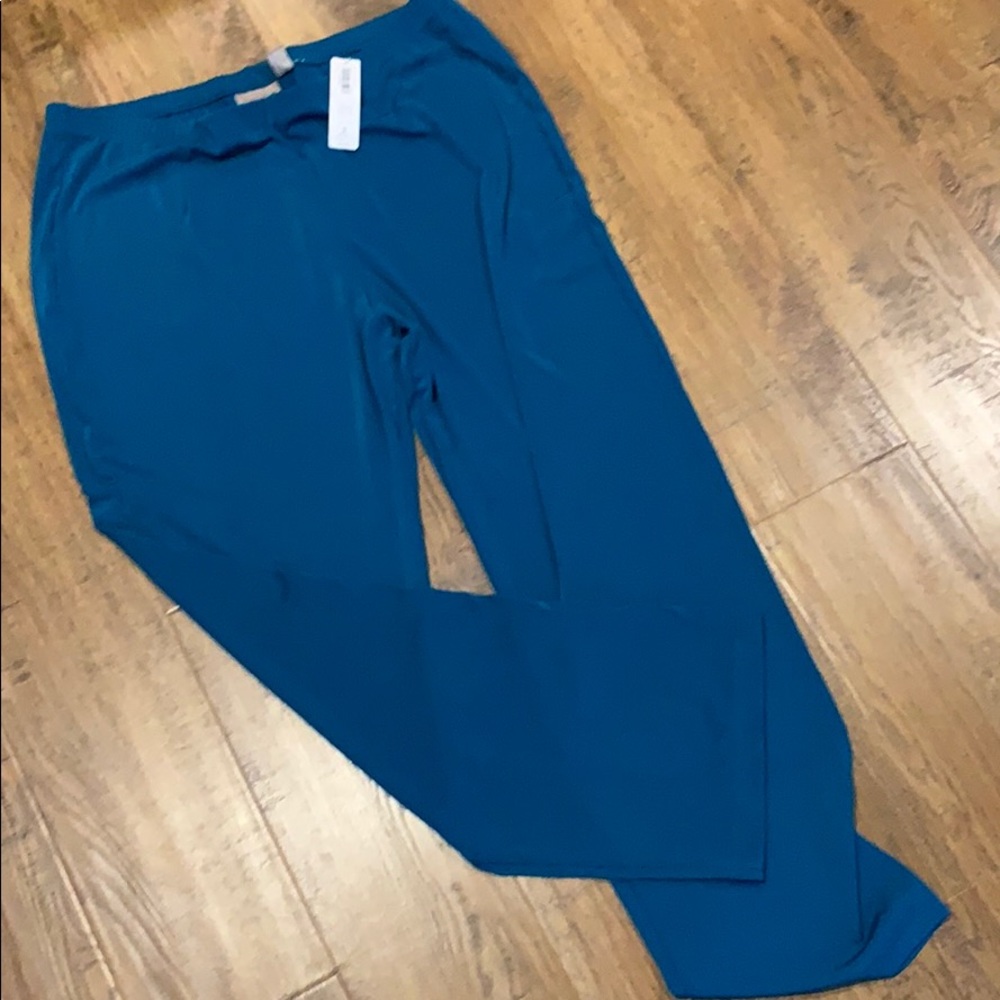 NWT CHICO’S Easywear Pants